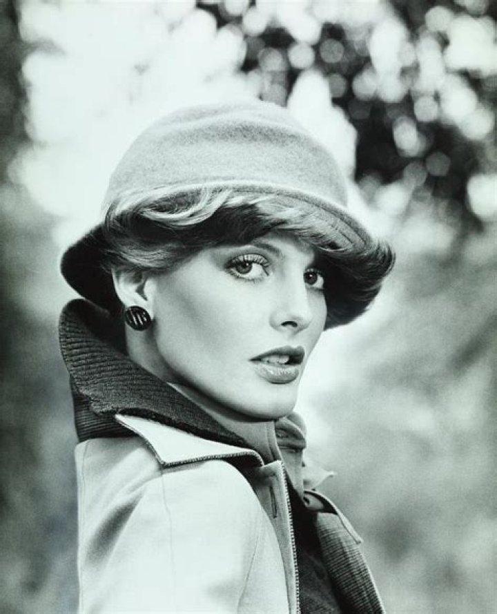35 Black and White Photos of Rene Russo as a Model in the 1970s