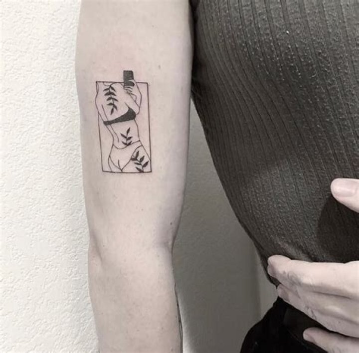39 Creative Minimalist Aesthetic Tattoo Ideas Petite tattoos