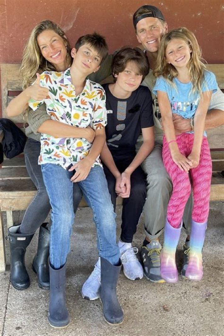 A Glimpse Into His Kids' World For "HDGalleryGenius11"