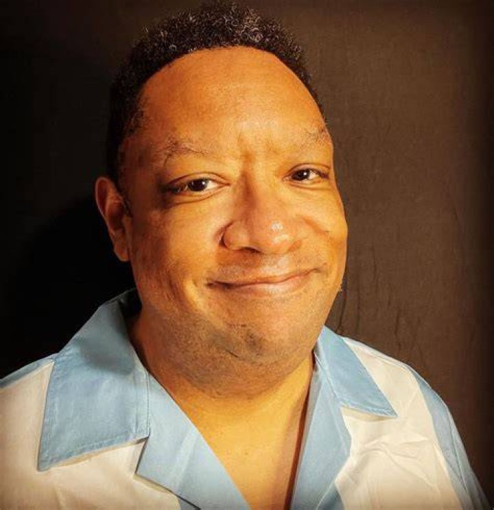 Actor Reggie Hayes (aka William from "Girlfriends") Roasted Online Over