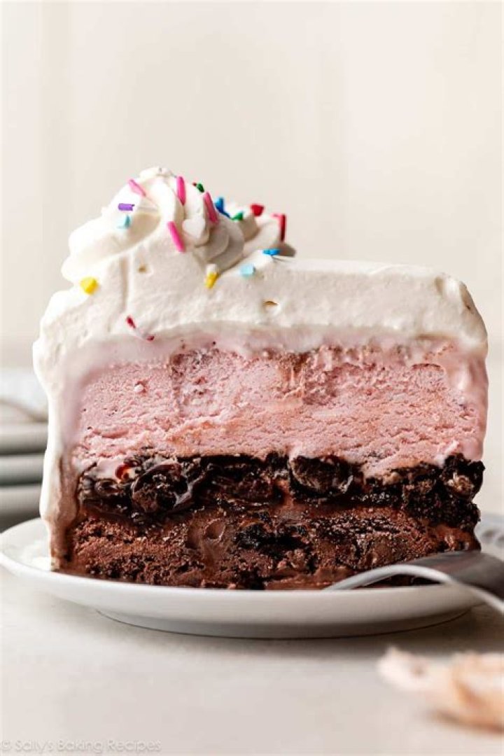 Adventures in Ice Cream &mdash; freshly packed pints of Blueberry Buckle....