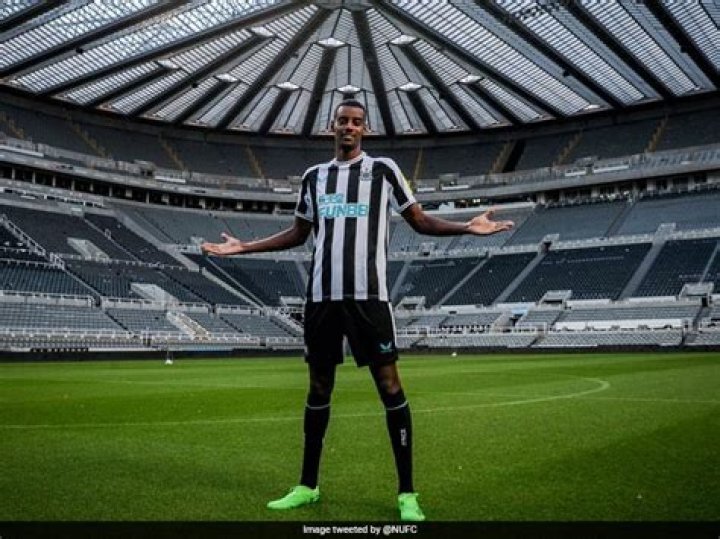 Alexander Isak World Cup 2022 [2024 Update] Players Bio