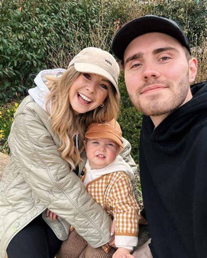 Alfie Deyes Bio, Facts, Family Life of British YouTuber & Author