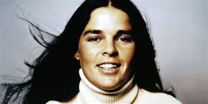 Ali MacGraw 2024 dating, net worth, tattoos, smoking & body