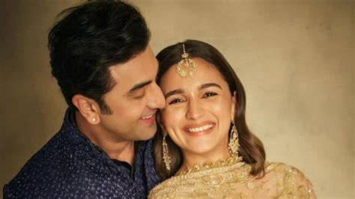 Alia Bhatt First Looks With Cute Daughter Raha Kapoor and Ranbir Kapoor