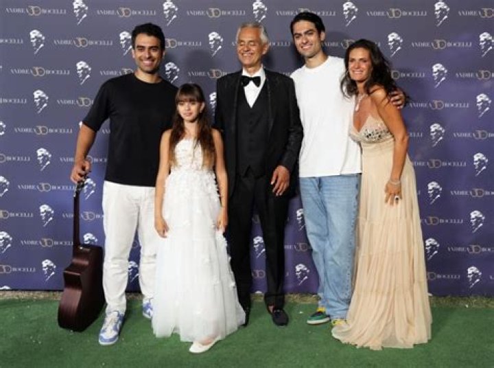 Amos Bocelli Family / Encuentra fotos de stock perfectas e im&aacute;genes