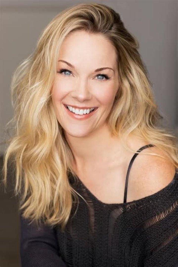 Andrea Anders About Entertainment.ie