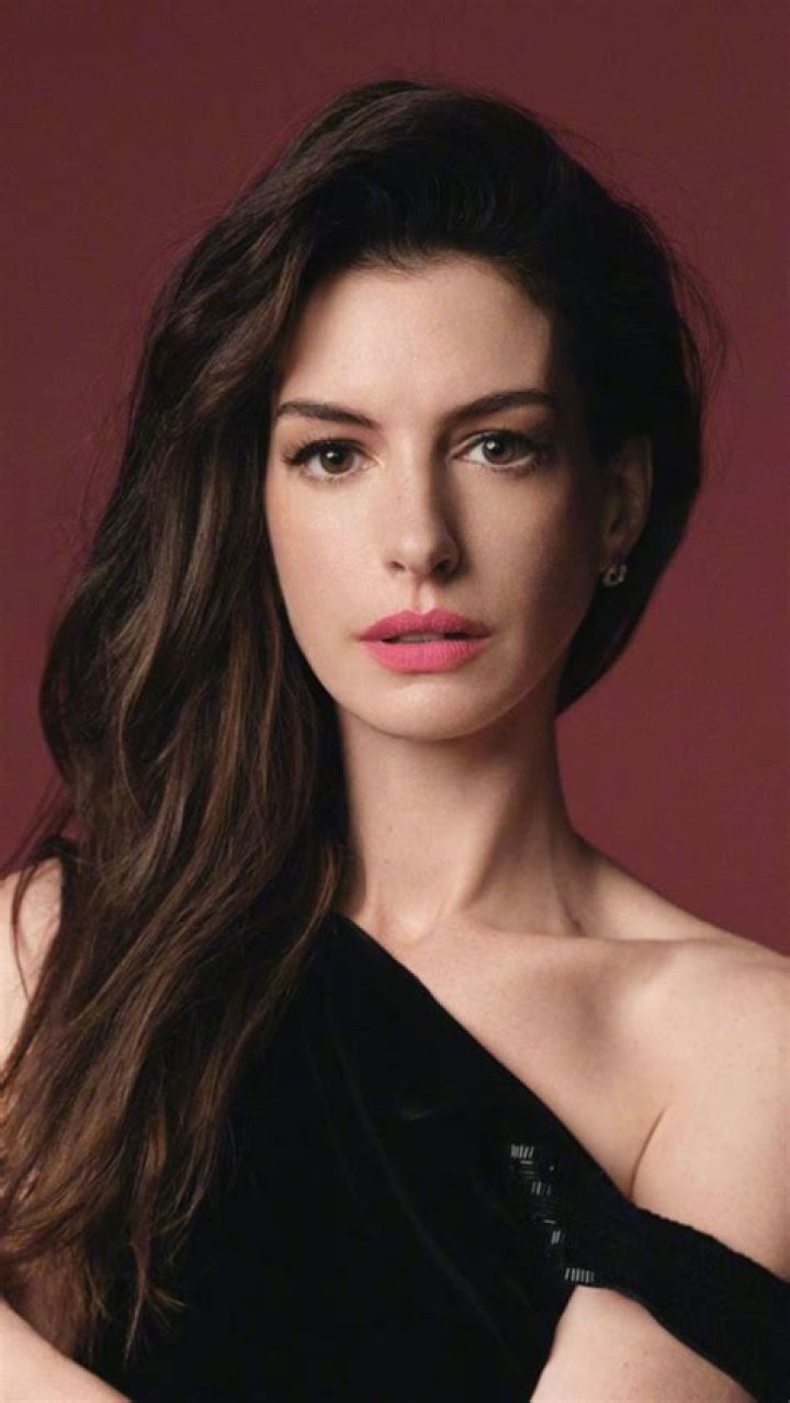 Anne Hathaway 'I looked like my gay brother' after shaving off hair