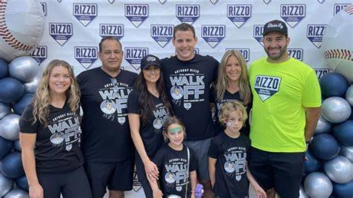 Anthony Rizzo Hosts Annual WalkOff For Cancer In Florida CBS Chicago