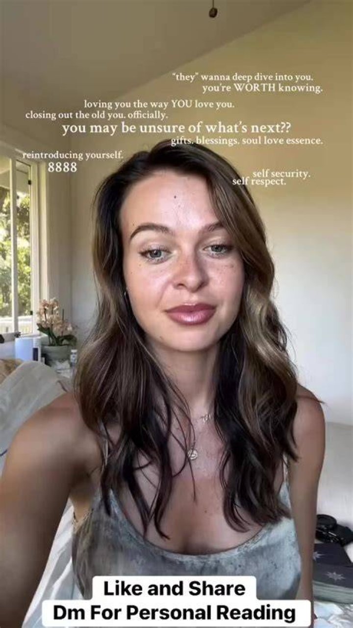 Anyone wanna Dm me pic ideas of annabelle for me to trib? r