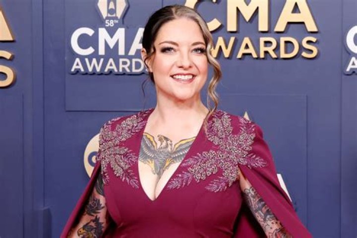 Ashley McBryde Height, Weight, Age, Boyfriend, Facts, Biography