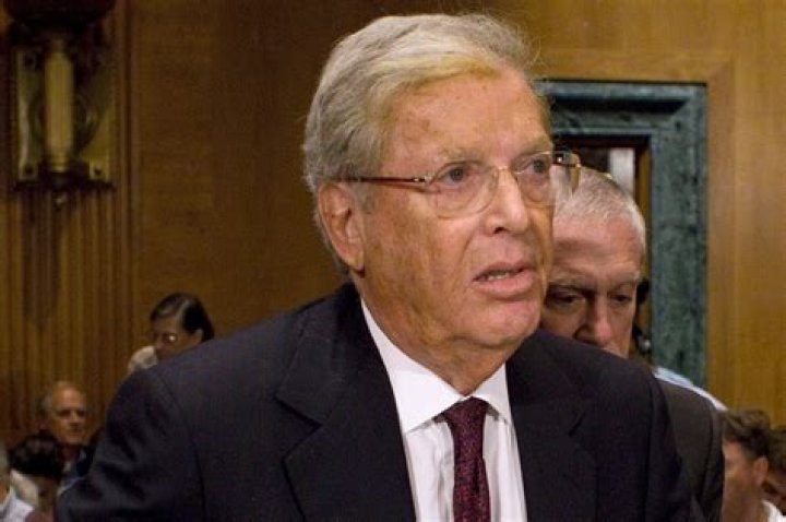 Banker blamed in 2008 financial crisis sues coop for causing ‘severe