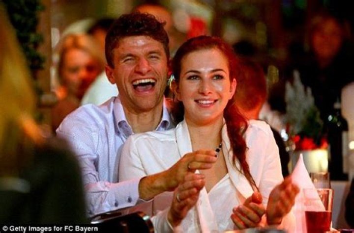 Bayern Munich family come together to celebrate Christmas bash