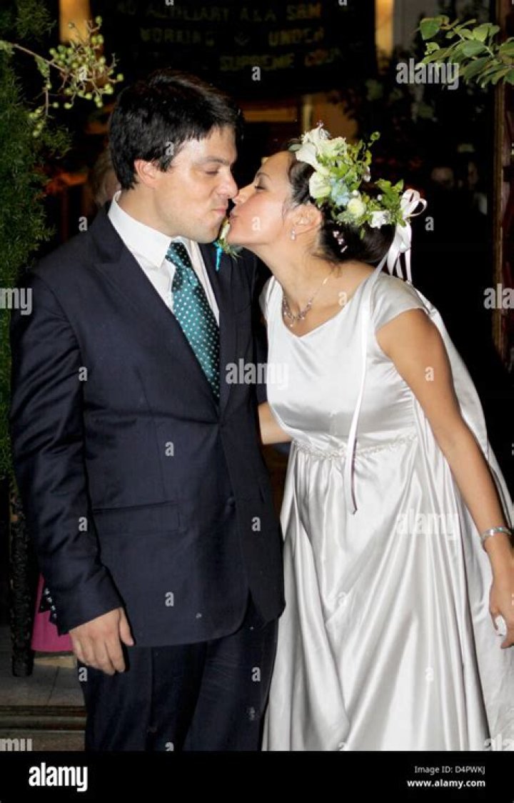 Bernardo guillermo eva prinz valdes hug hires stock photography and