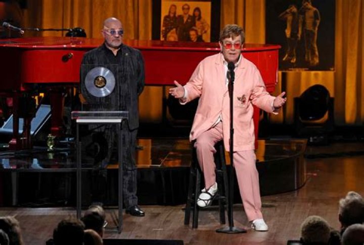 Bernie Taupin, parolier d’Elton John, fixe la date de sortie de ses