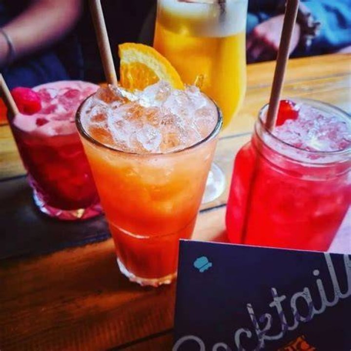 Best Cocktail Bars Near the Aragon Ballroom in Uptown, Chicago