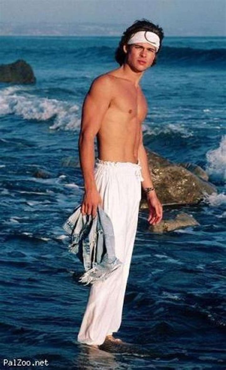 Brad Pitt Is 25, Shirtless & Wearing Tiny Boxers in Sexy Vintage Pic!