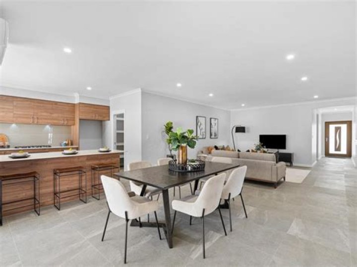 breakfast room Clarkson Real Estate