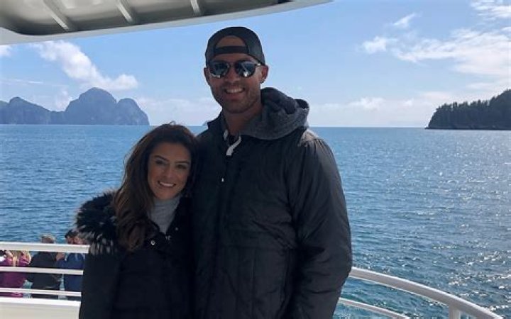 Brett Young and Wife Expecting First Child Sounds Like Nashville