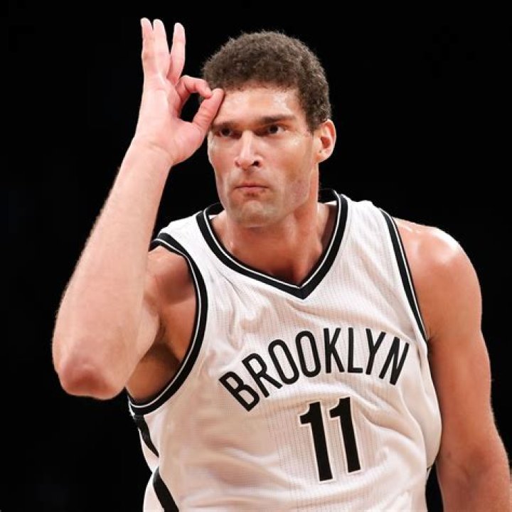 Brook Lopez Parents, Heriberto Lopez, Deborah Ledford, Brothers, Net Worth