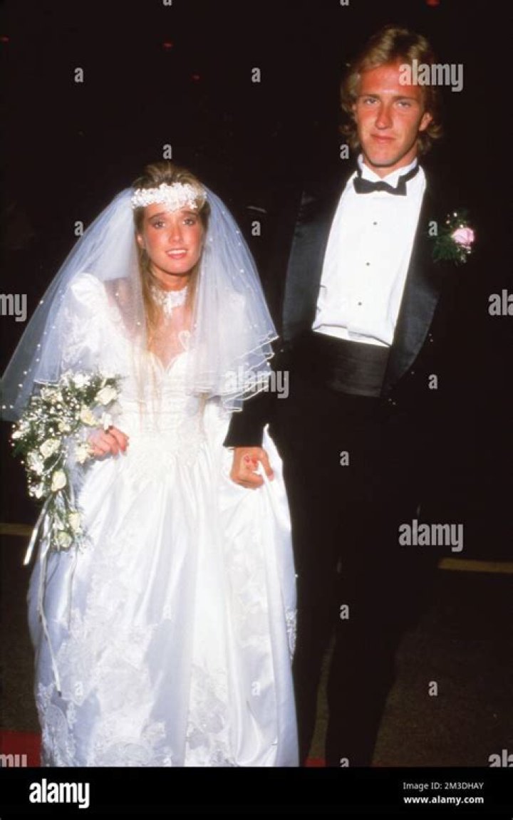 Brooke Brinson Wedding, Wiki, Age, Bio, Baby, Husband【 Hot 】Photos
