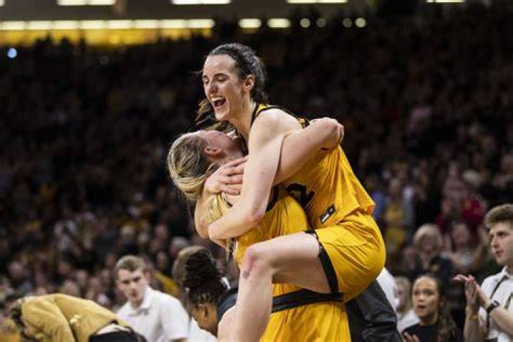 Caitlin Clark, Monika Czinano lead No. 7 Iowa women&rsquo;s basketball past