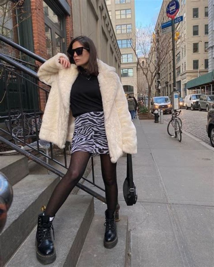 Camila Araujo Avalos on Instagram &ldquo;👋🏽 ️&rdquo; Fur Coat, Outfit Ideas