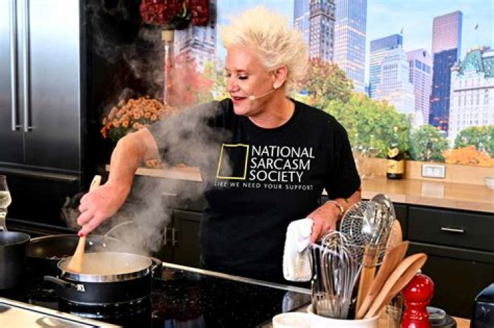 Celebrity chef Rachel Ray’s New York home engulfed in massive fire