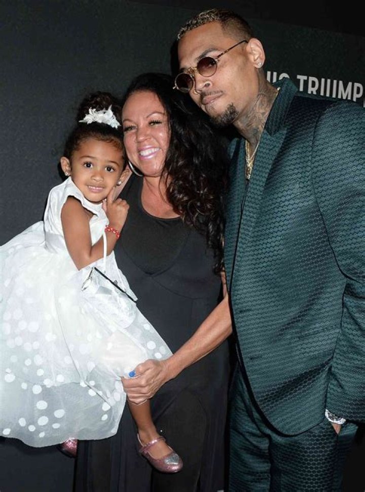 Chris Brown Family, Wife, Children, Dating, Net Worth, Nationality and