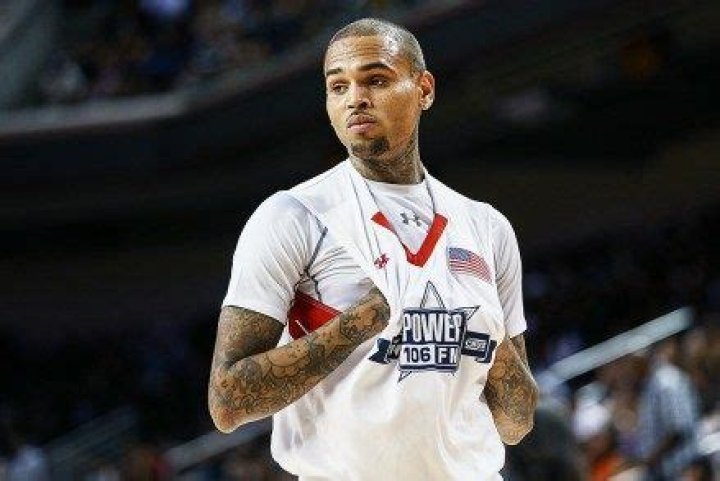Chris Brown Trying To Repair Relationship With His Mom In Rehab in
