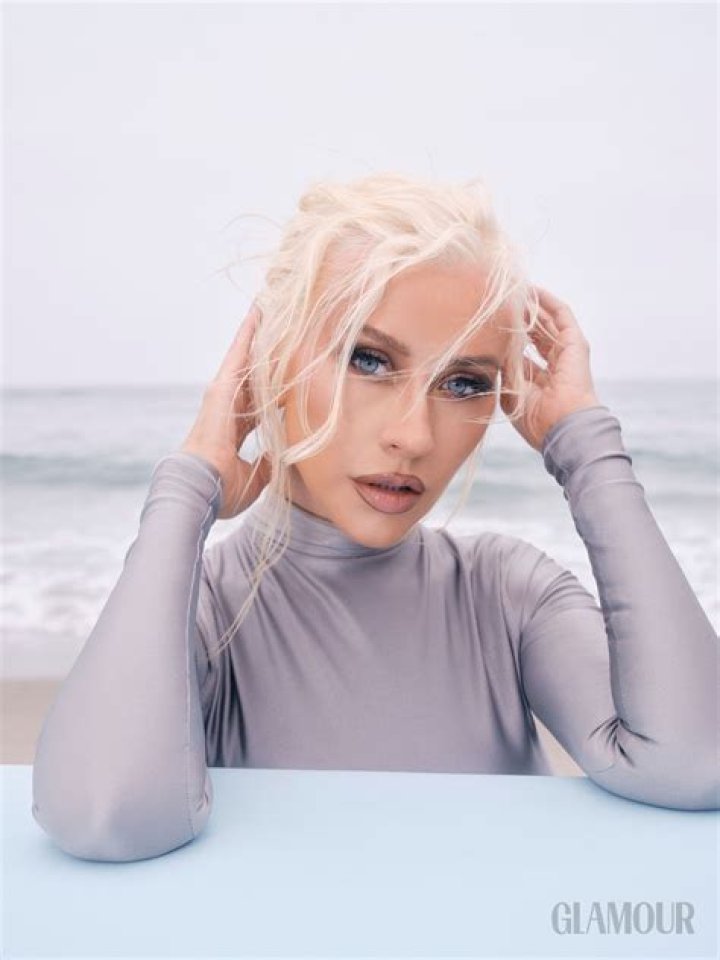 Christina Aguilera Hot & Sexy Bikini Photos & Leaked Videos
