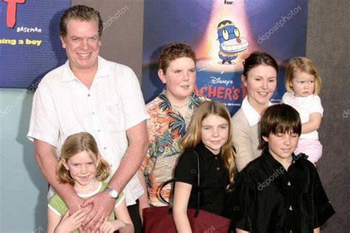Christopher McDonald, his wife Lupe and children Stock Editorial