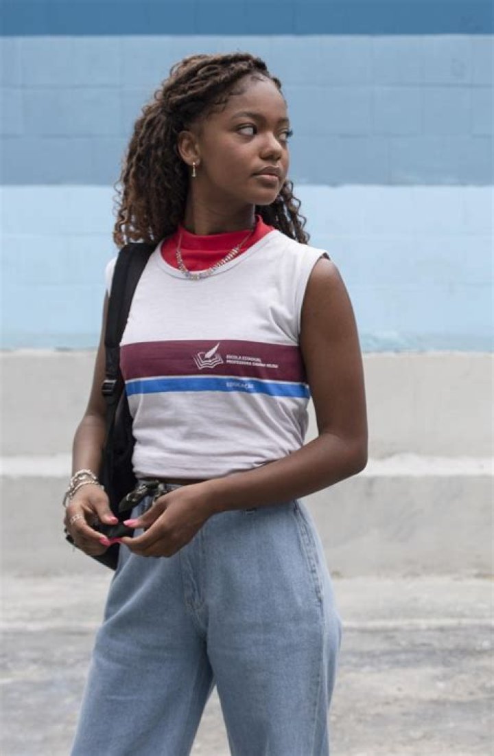 Conhe&ccedil;a Cec&iacute;lia Chancez, a jovem cantora que est&aacute; bombando na web