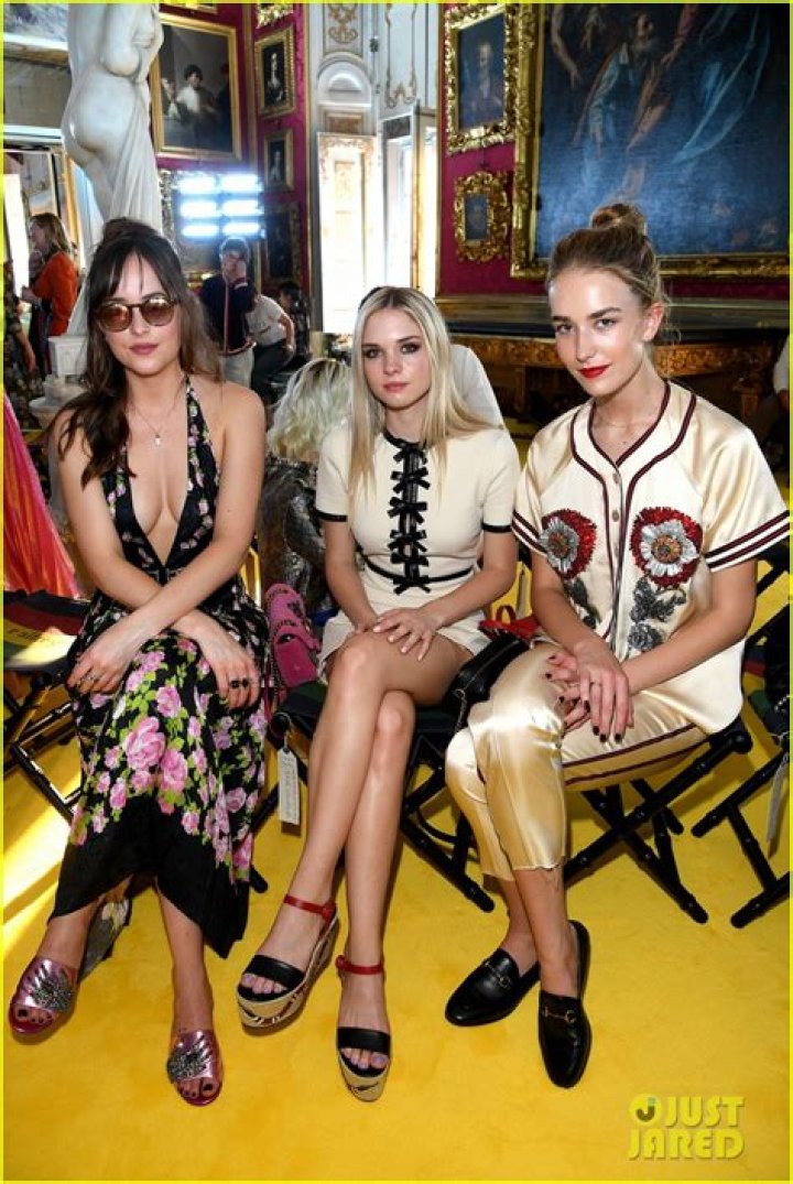 Dakota Johnson Brings Her Sisters to the Gucci Fashion Show! Photo