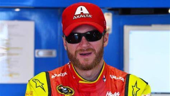 Dale Earnhardt Jr. describes concussion symptoms, prognosis
