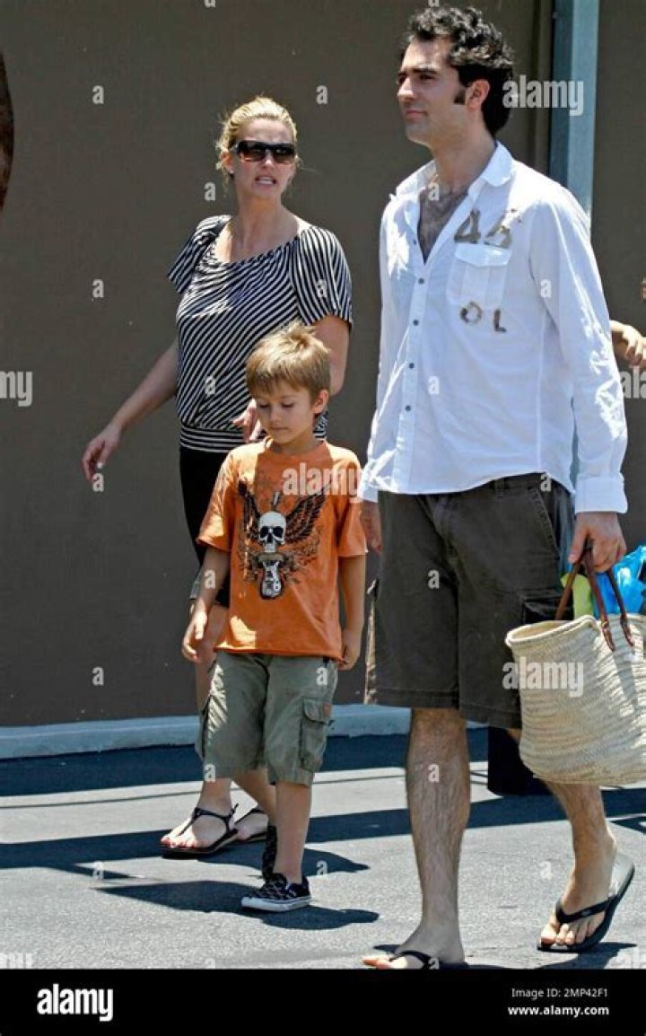 DANA LOESCH SONS LIAM AND EWAN BIO, WIKI, AGE, FACTS