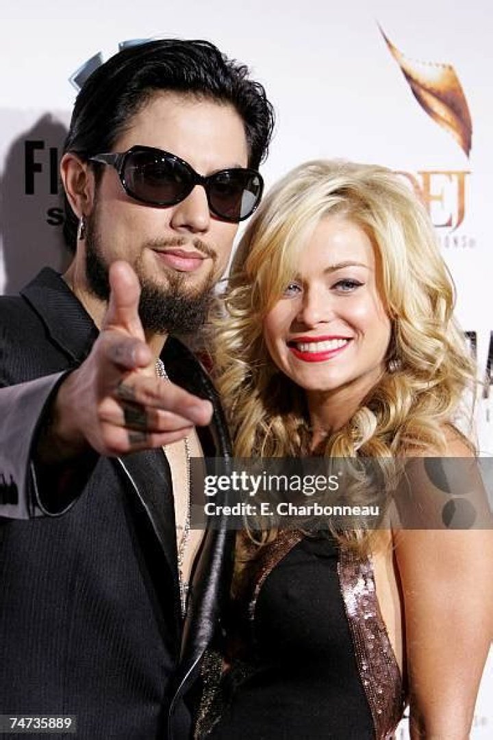 Dave Navarro and wife Carmen Electra arriving at the 2005 American