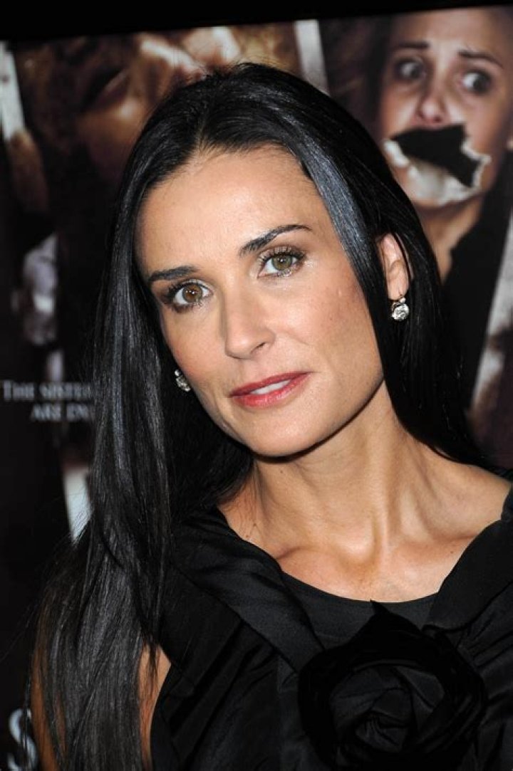 Demi Moore confiesa infidelidad a su primer esposo justo un d&iacute;a antes