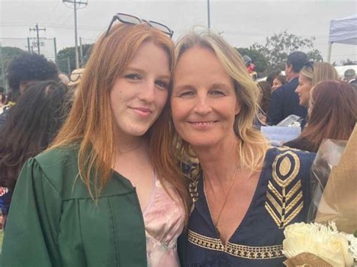 Does Helen Hunt have children? (Celebrity Exclusive)