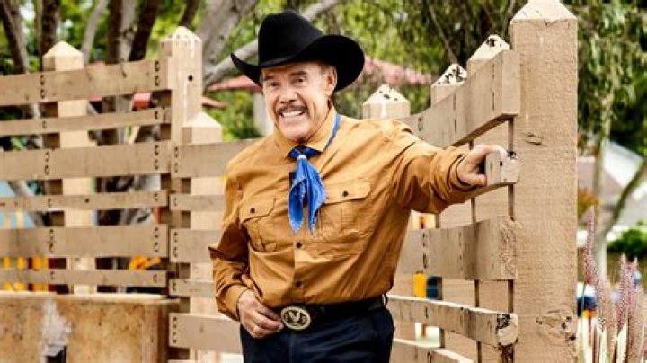 Don Pedro Rivera enters the operating room for major surgery Awutar