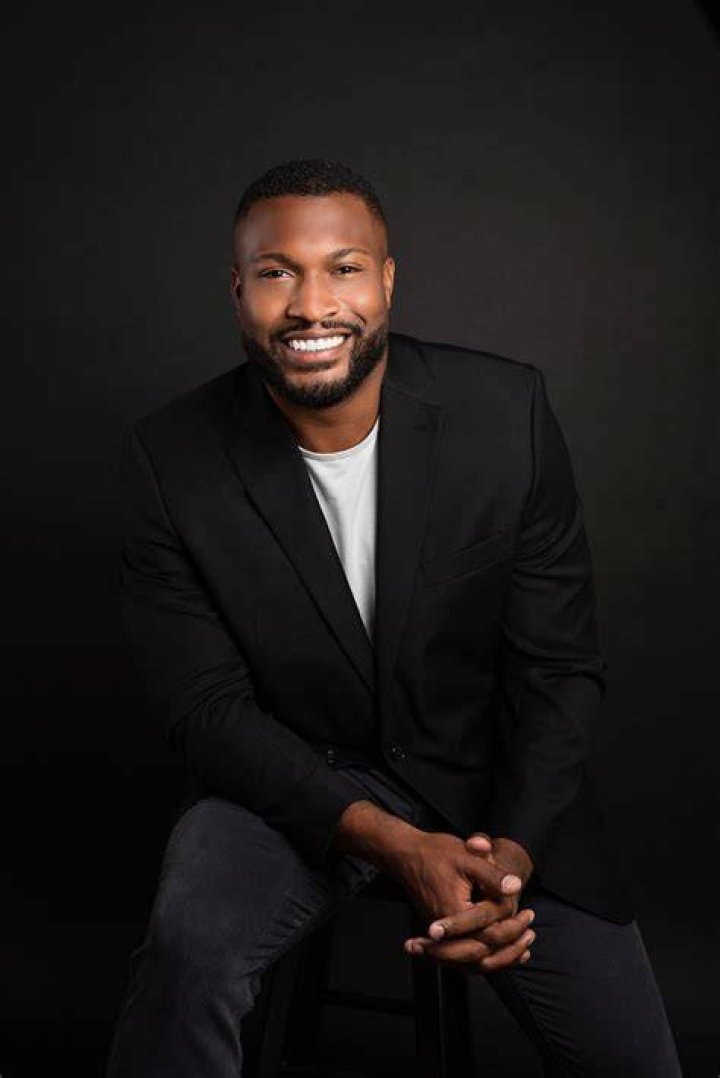 Dorin Dickerson Bio, Wiki, Age, Height, Parents, Wife, 93.7 The Fan