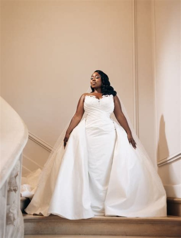 Ebony wedding dress Rosa Couture 2015 Confetti.co.uk