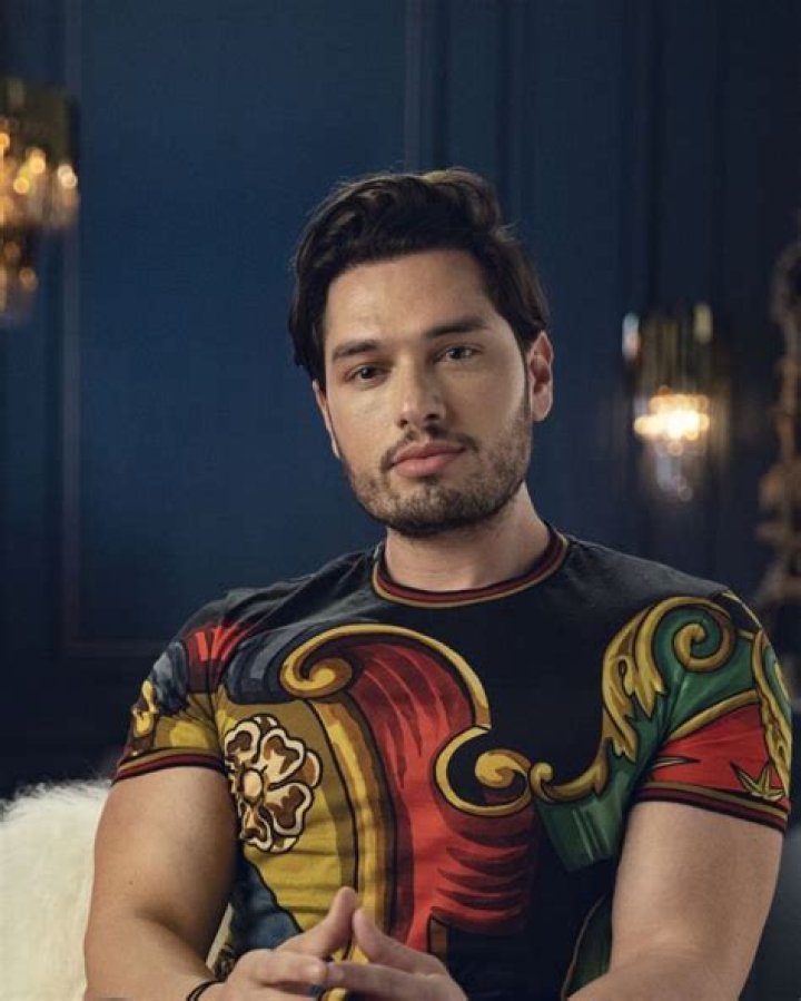 Ebraheem Al Samadi (Dubai Bling) Age, Wiki, Height, Wife, Girlfriend