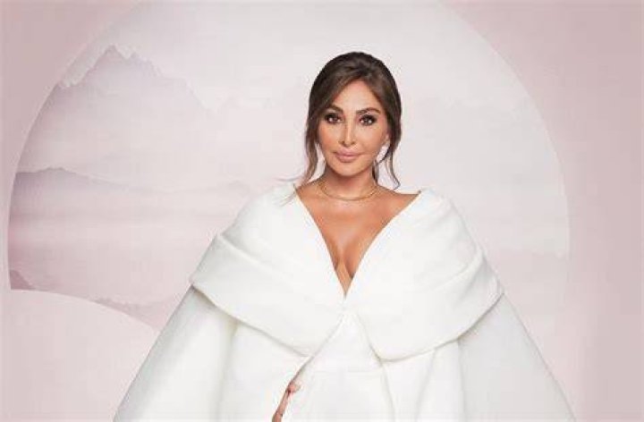 Elissa Elissa just dropped her track &lsquo;Batmayel Aala El Beat&rsquo; eeMe