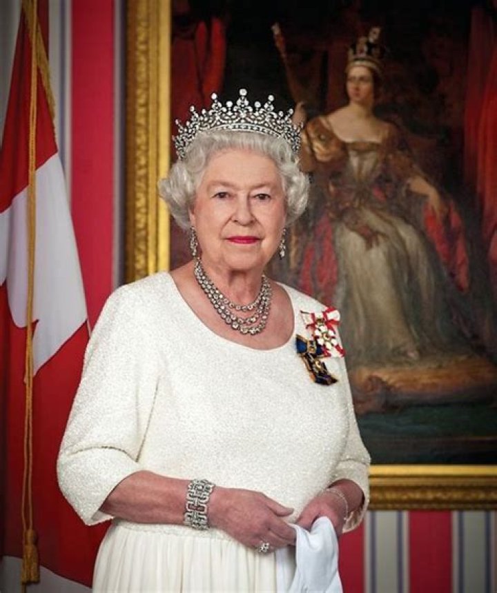 Elizabeth' First Look at Alicia von Rittberg & Tom Cullen