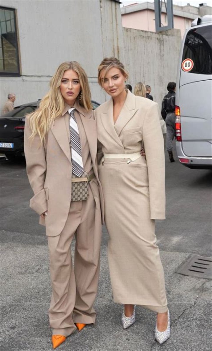 Emili Sindlev (emilisindlev) • Photos et vidéos Instagram Fashion