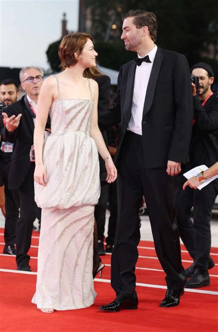 Emma Stone and Dave McCary Have &lsquo;Affectionate&rsquo; Date After the Golden