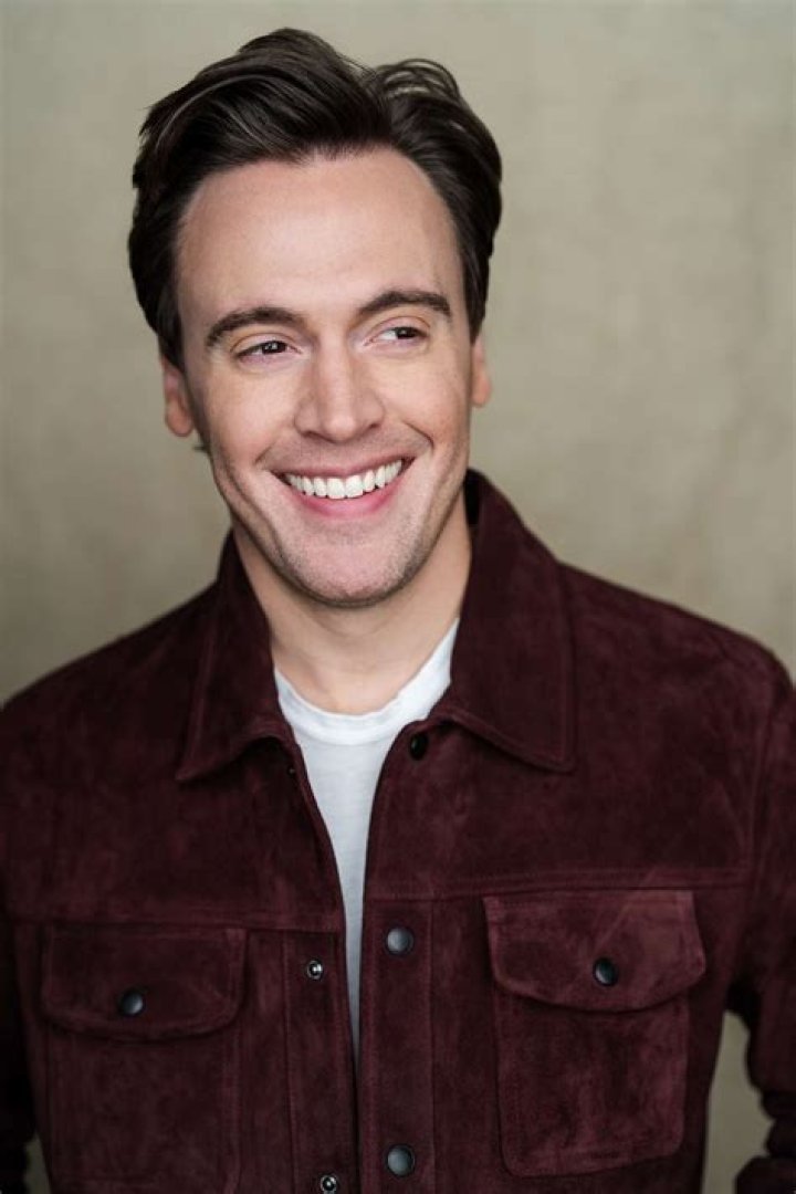 Erich Bergen to host second annual Heart of Education Awards Arts