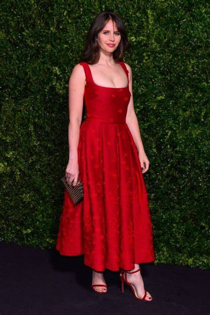 Felicity Jones MOVINGLOVE Dinner in London &bull; CelebMafia