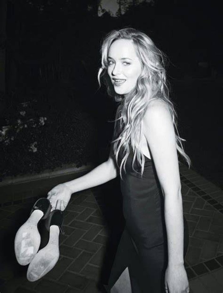 Fifty Shades Updates PHOTOS Dakota Johnson out with her sister Stella